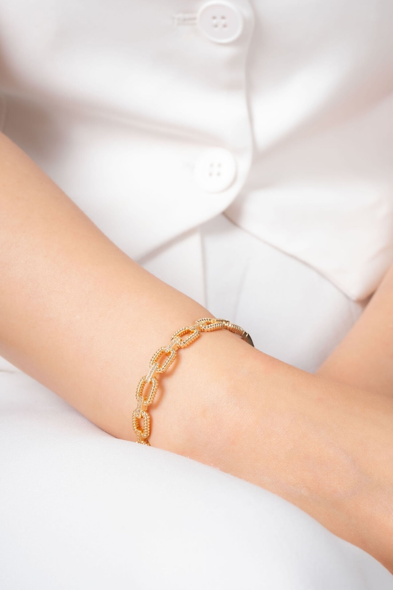 Rose Halka Detaylı Taş İşlemeli VİP Kelepçe Bileklik