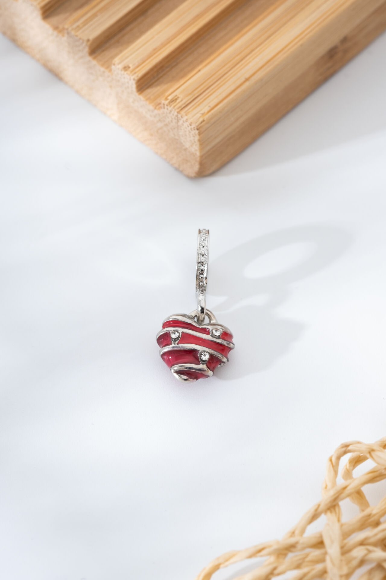 Çelik Kırmızı Kalp Charm