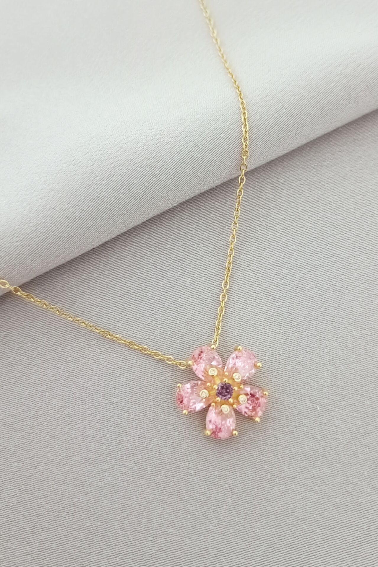 Çelik pembe çiçek kolye