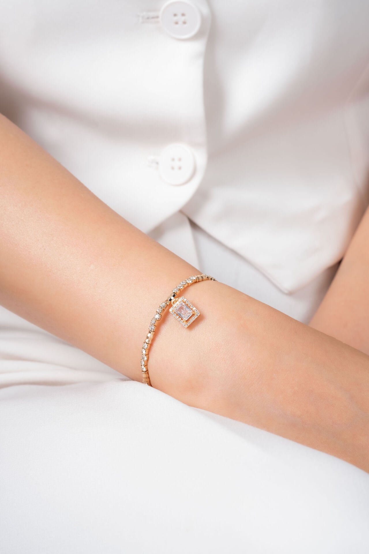 Baget Taş Detaylı VİP Bileklik