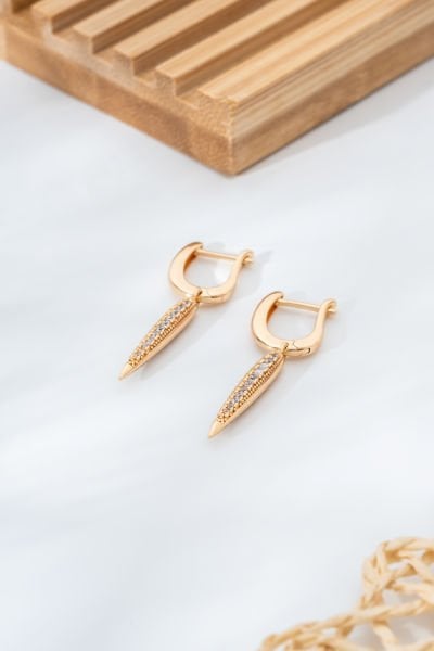 XUPİNG İnce Uçlu Altın Sarısı Modern Tasarım Sallantılı Küpe