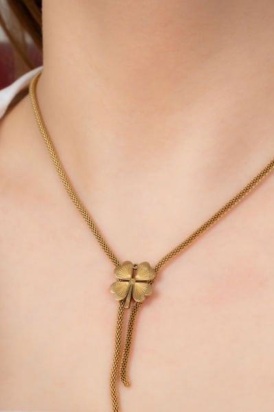 Yoncalı çelik kolye