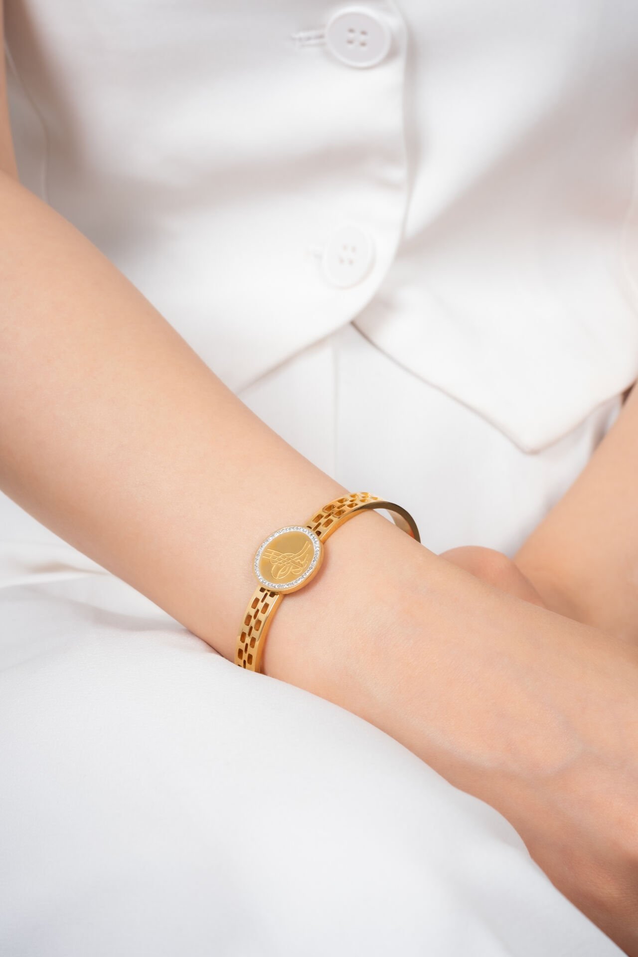 Çelik tuğralı kelepçe