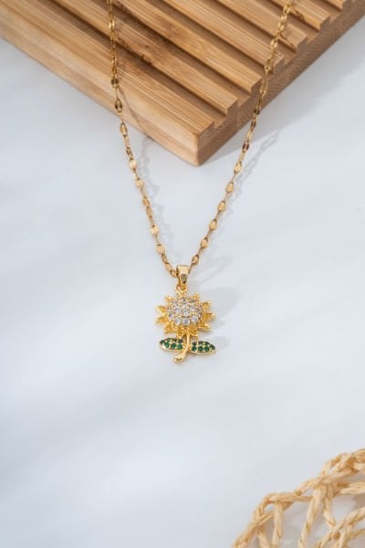 Çelik papatya modelli kolye