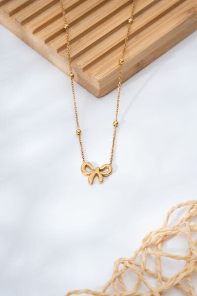 Gold Kurdele Figürlü Kolye