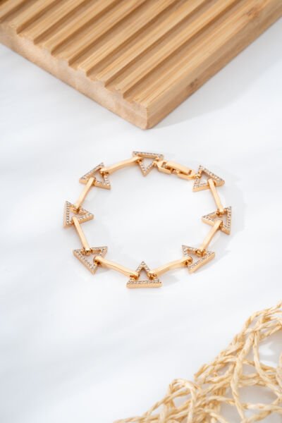 Üçgen Figürlü Taş Detaylı Altın Renk Kadın Bileklik
