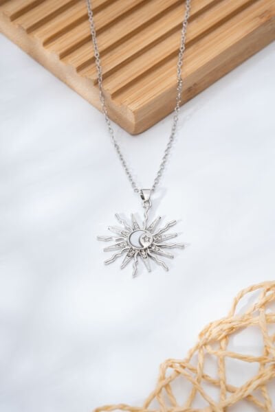 Silver Yıldız Detaylı Güneş Kolye
