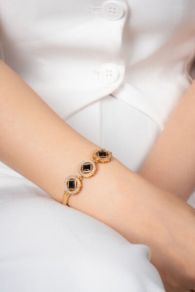 Oval Siyah Taşlı Altın Renk VİP Bileklik