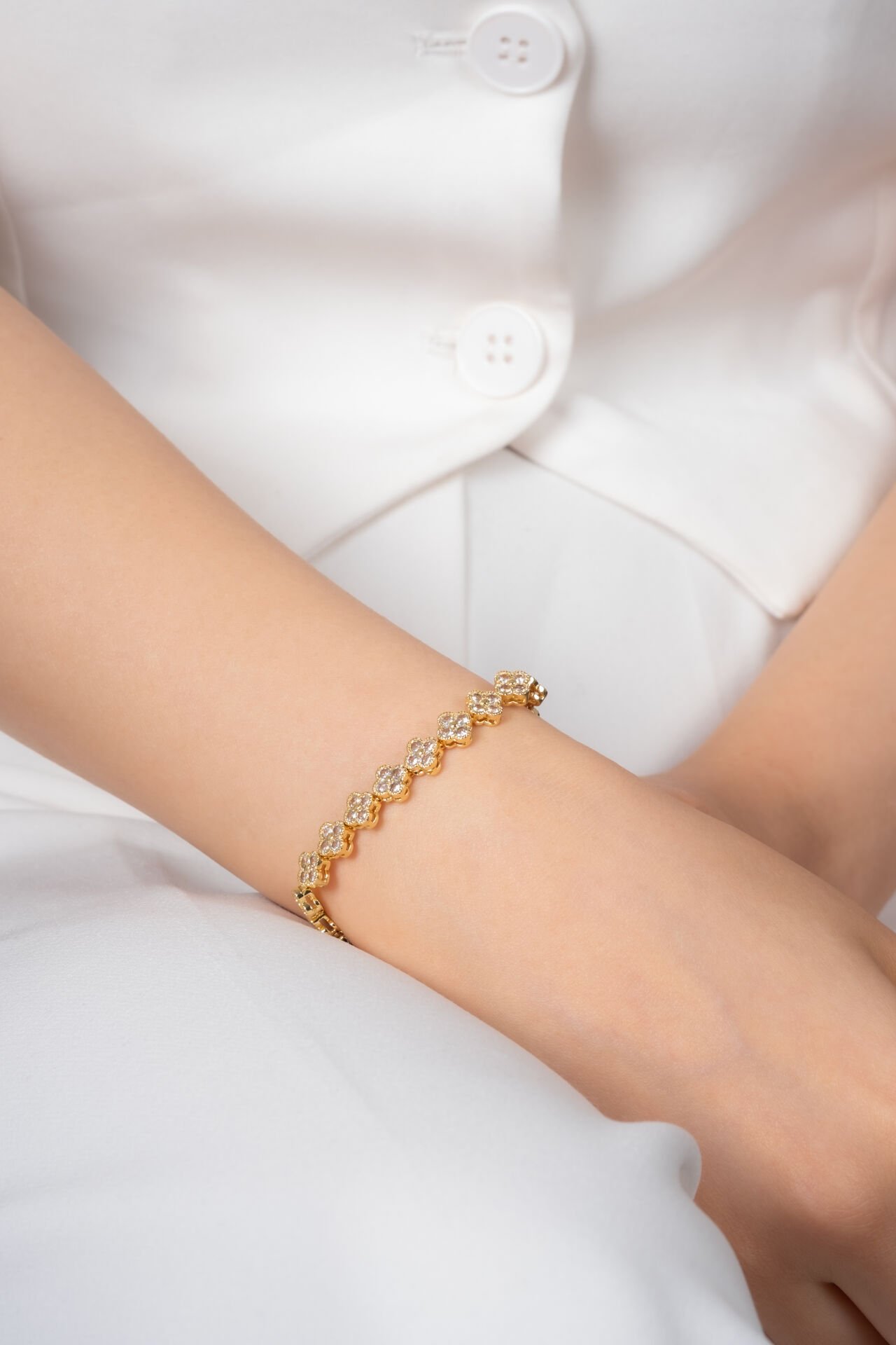 Gold Minimal Asansörlü Bileklik