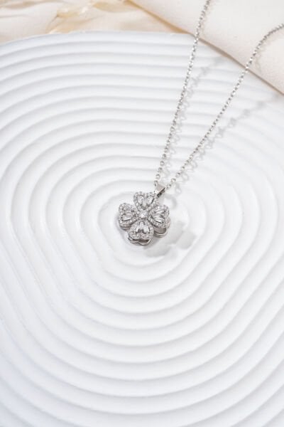 Çelik dönen yonca kolye