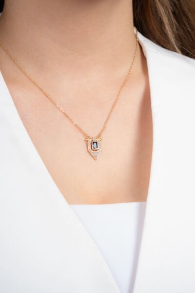 Altın Sarısı Lacivert Taş Detaylı Modern Kadın VIP Kolye