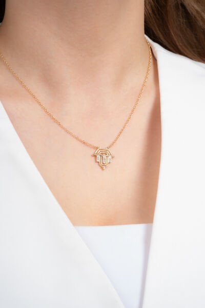 Altın Sarısı Minimal Geometrik Taş Detaylı VİP Kolye