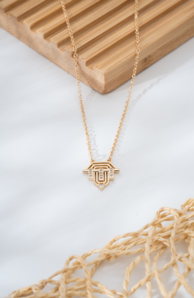 Altın Sarısı Minimal Geometrik Taş Detaylı VİP Kolye