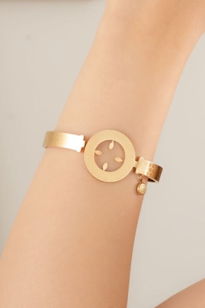 Çelik çeyrek takılan kelepçe