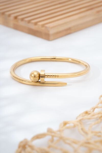 Gold Top Detaylı Çivi Bileklik