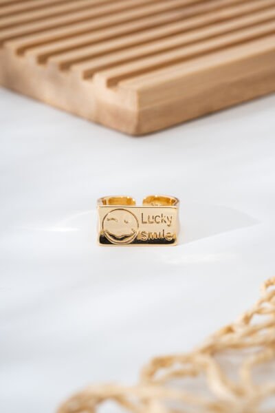 Altın Renk Lucky Smile Yazılı Kadın Yüzük