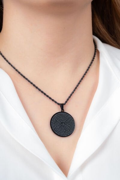 Siyah Esmaül Hüsna İşlemeli Kolye