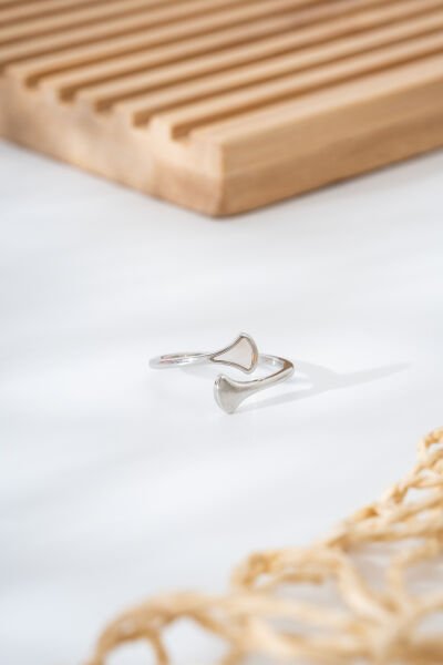 Modern Formlu Ayarlanabilir Gümüş Renk Kadın Yüzük