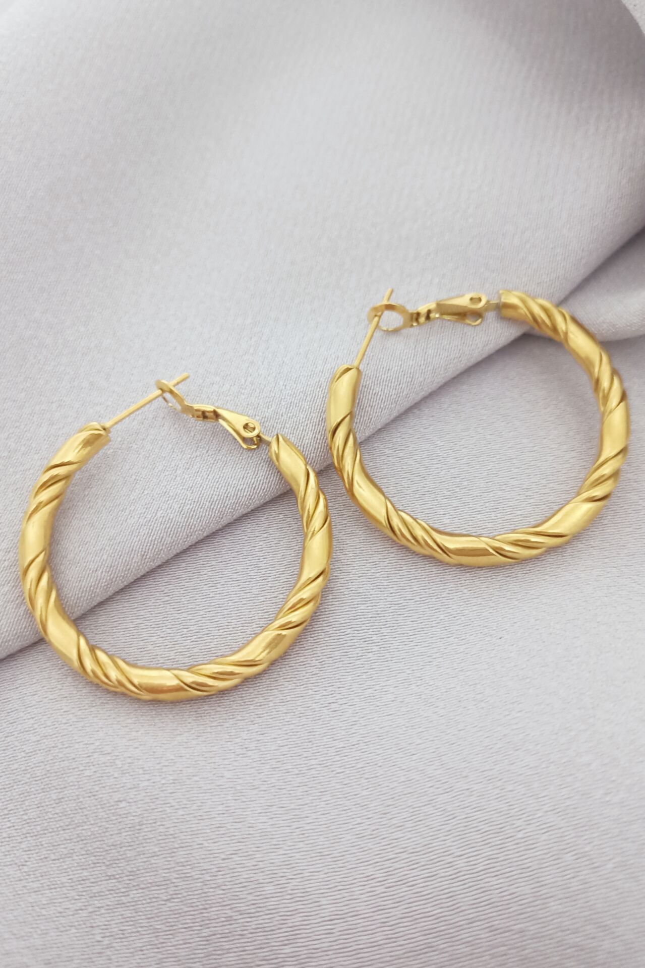 Çelik vip halka küpe gold