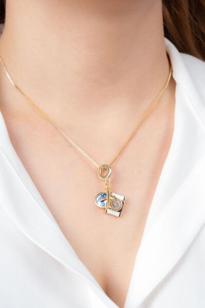 Gold Fotoğraf Makinası Figürlü VİP Kolye