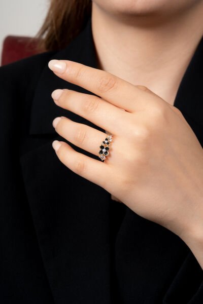 Siyah Çiçek Figürlü Taş Süslemeli Altın Sarısı Ayarlanabilir Kadın Yüzük