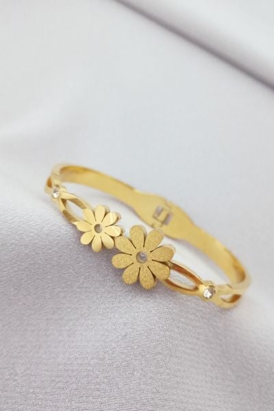 Çelik çiçek figürlü kelepçe bileklik gold