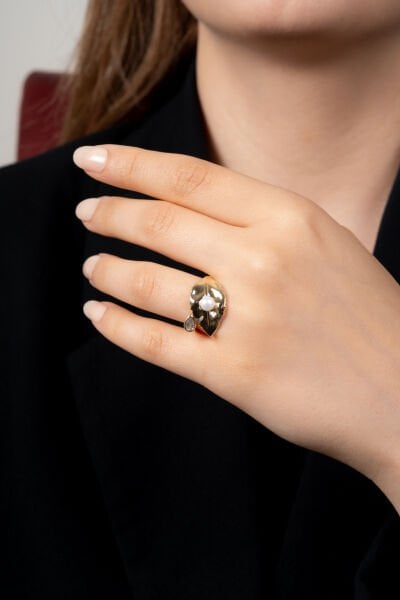 Altın Renk Yaprak Model İnci Detaylı Kadın Ayarlanabilir Yüzük