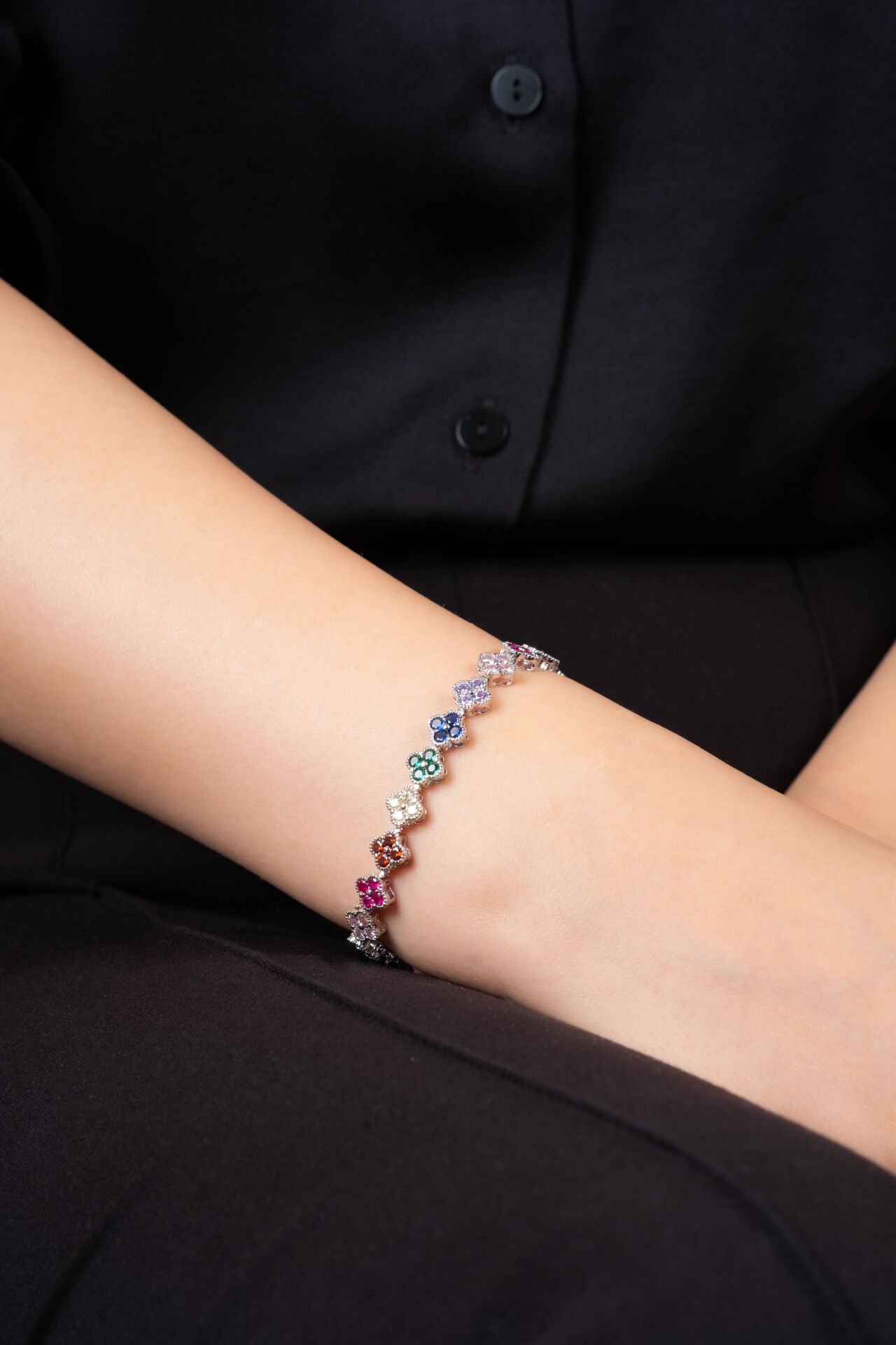 Silver Renkli Yonca VİP Bileklik