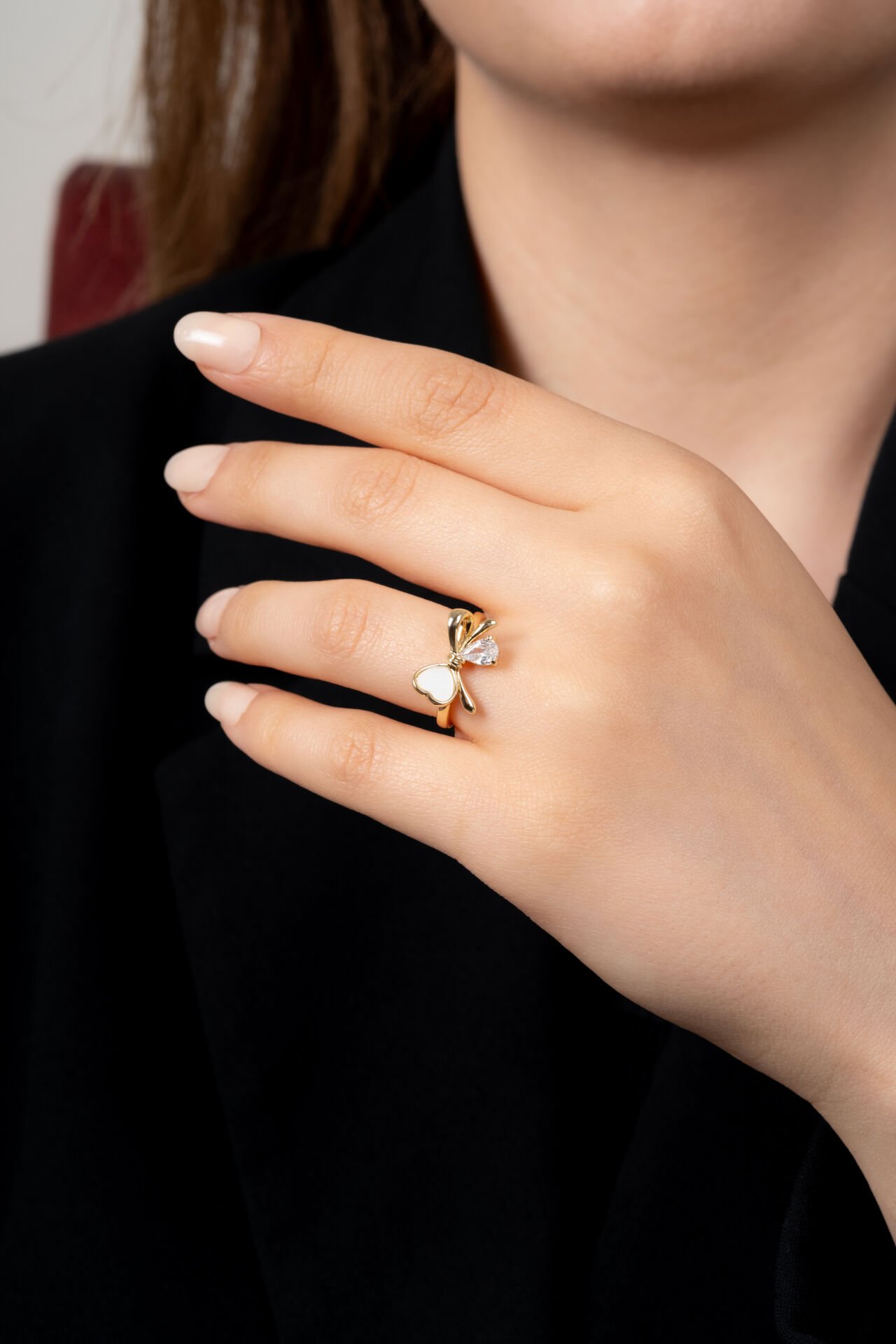 Altın Renk Kalp ve Damla Taş Detaylı Zarif Kadın Yüzük