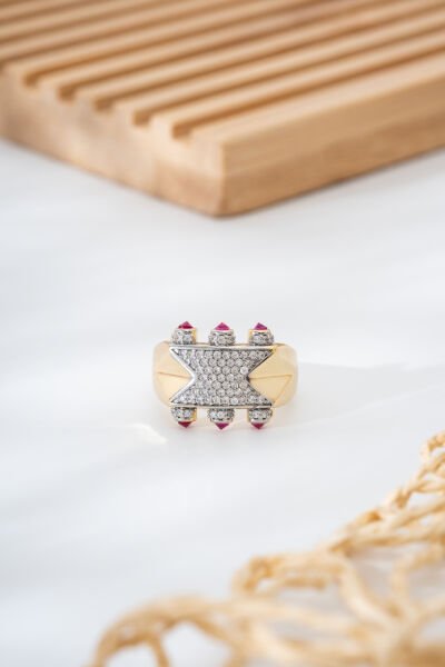 Siyah Taş Detaylı Geometrik Tasarımlı Kadın Yüzük