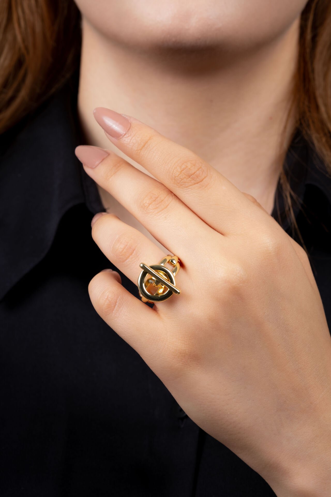 Gold T Detay Kelepçe Yüzük