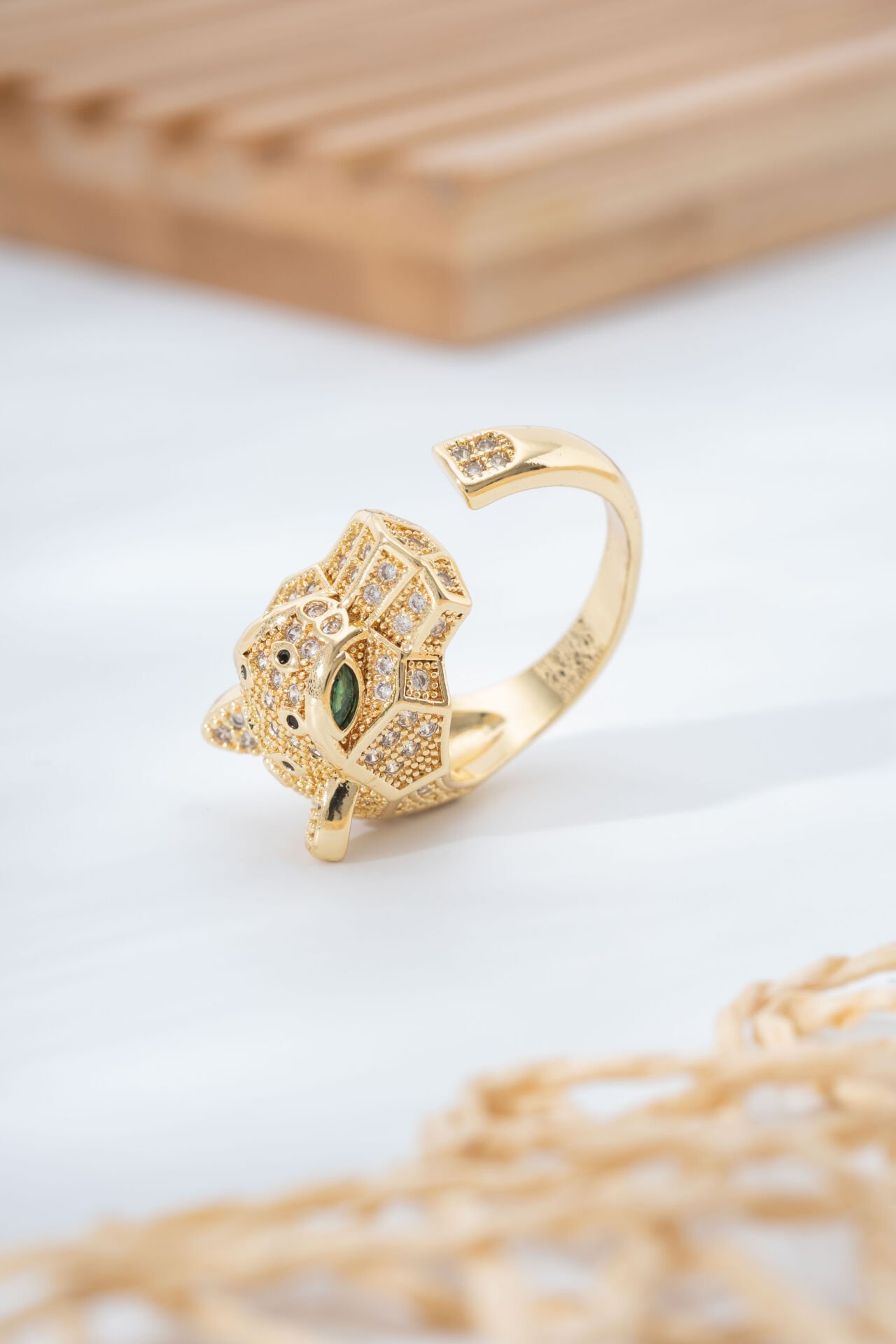 Gold Taşlı Kaplan Başı Yüzük