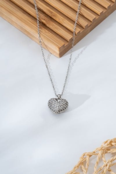 Gümüş Renk Kalpli Kolye