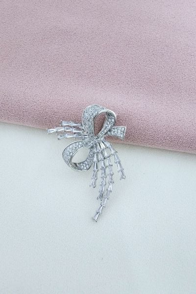 Taş Detaylı Fiyonk Broş
