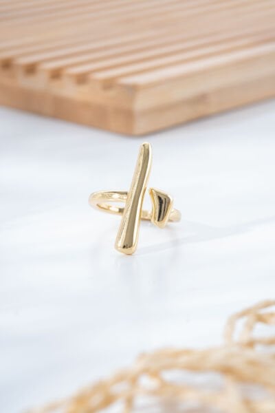 Gold Modern Asimetrik Tasarım Yüzük