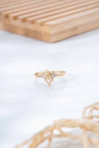 Gold Geometrik Taş Detaylı Yüzük