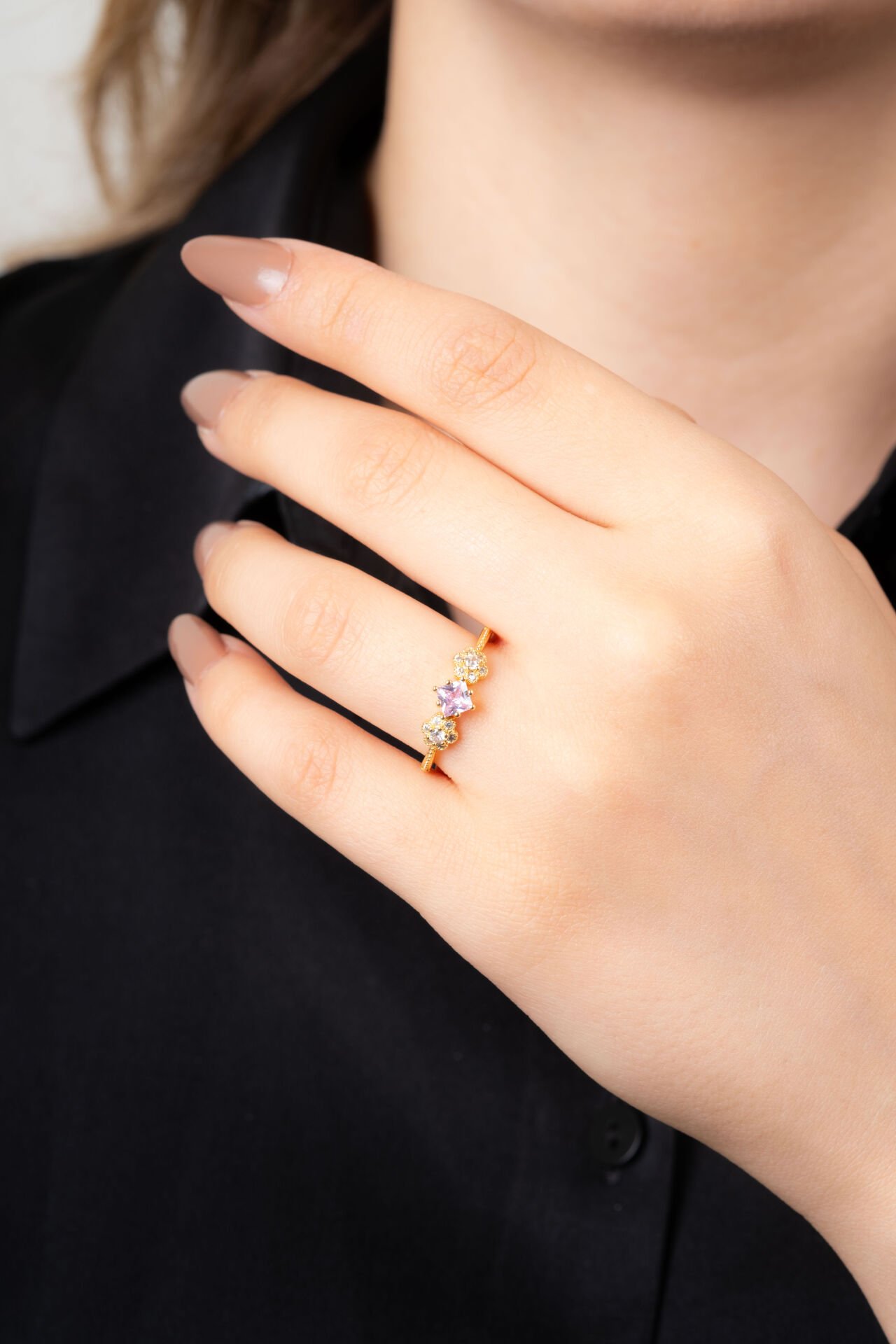 Gold Minimal Gül Detaylı Yüzük