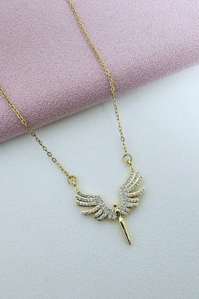 Kanat detaylı altın kaplama taşlı kolye