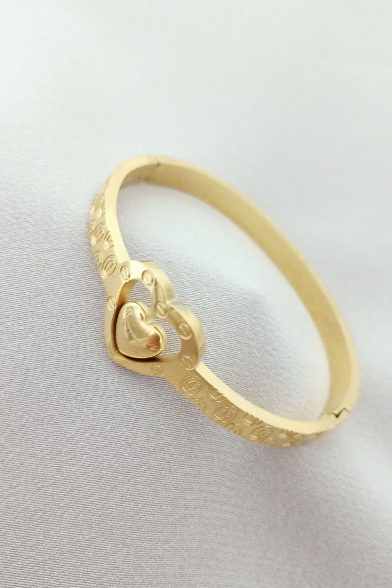 Çelik kalp cartier bileklik