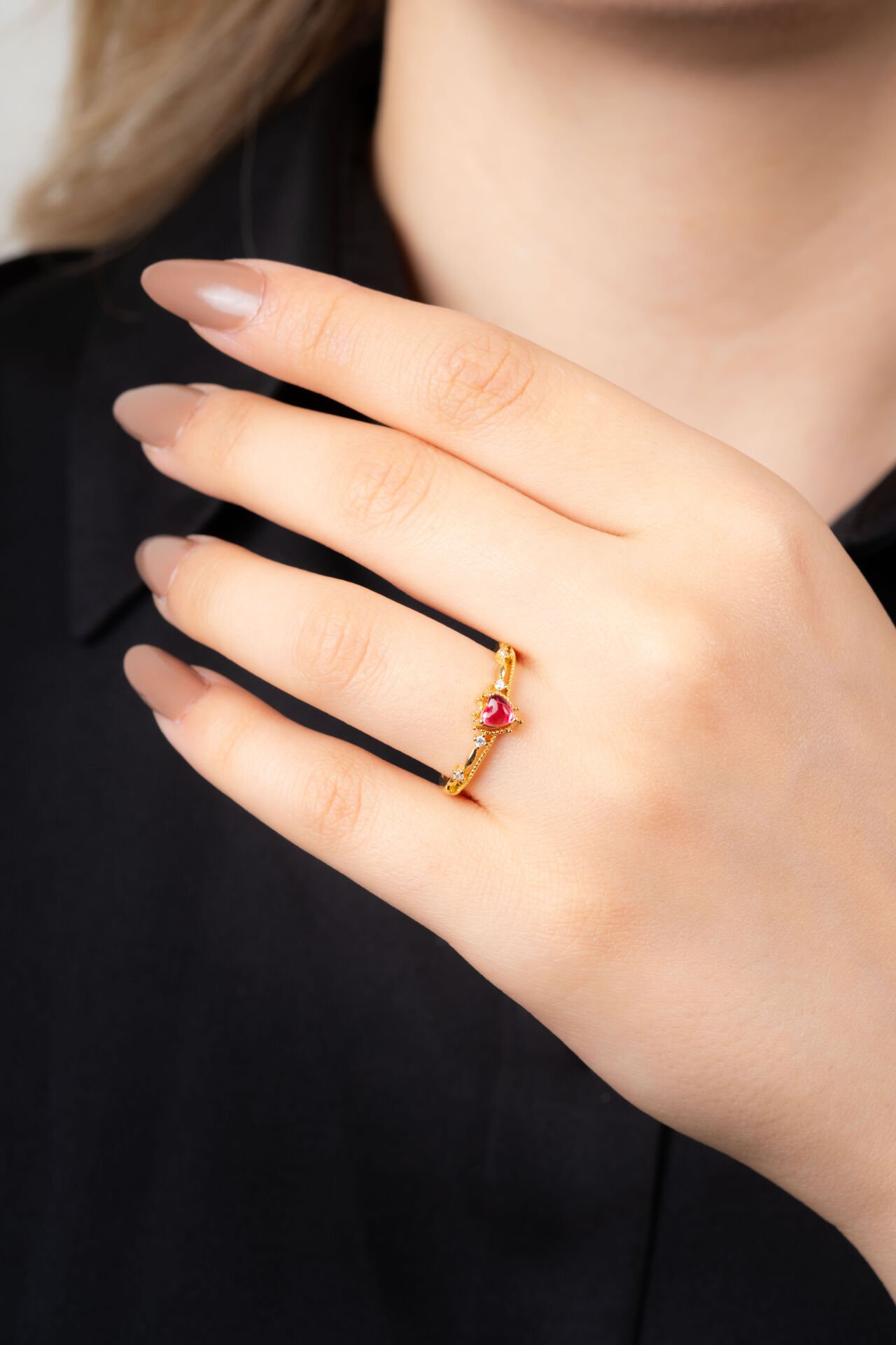 Gold Kırmızı Kalp Taşlı Yüzük