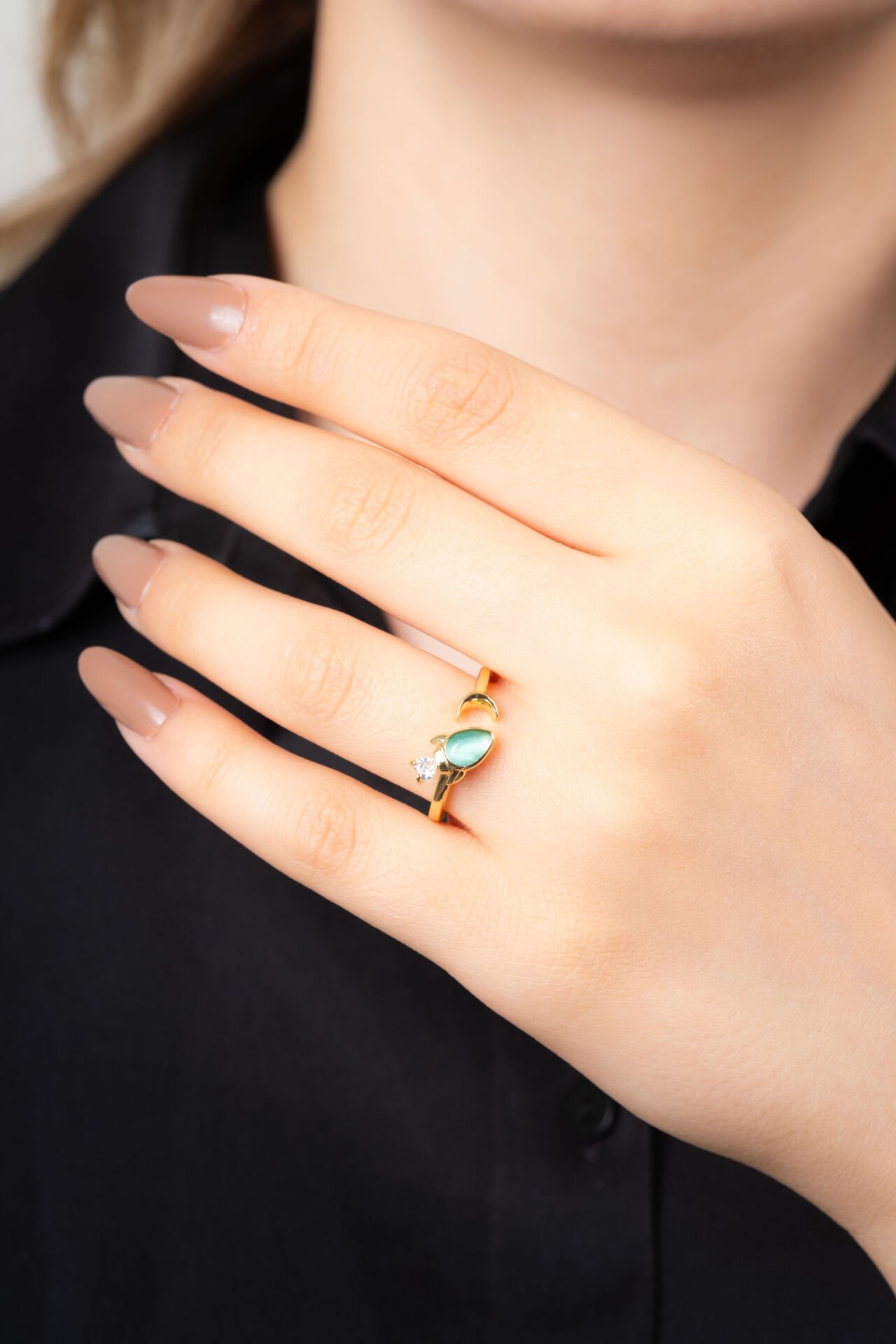 Gold Yeşil Taşlı Damla Yüzük