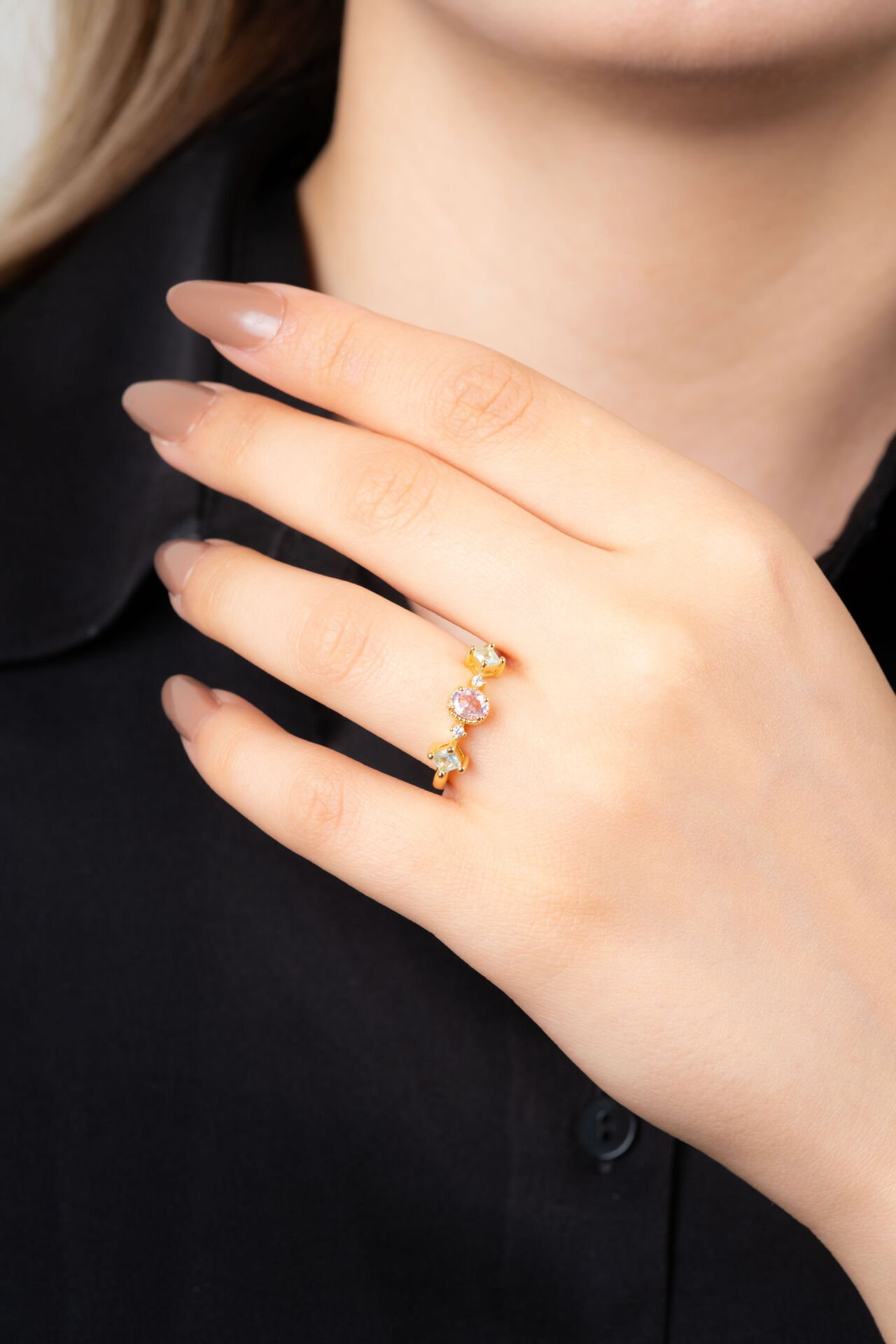 Gold Üç Taşlı Renkli Oval Taşlı Yüzük