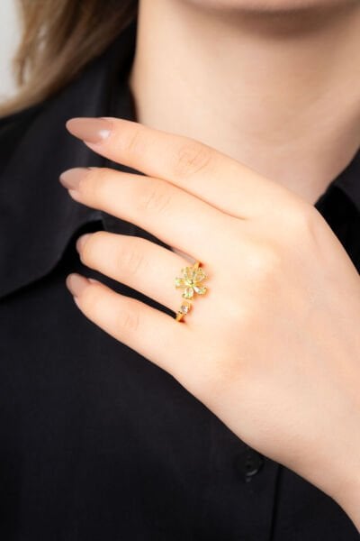 Gold Yeşil Taşlı Çiçek Yüzük