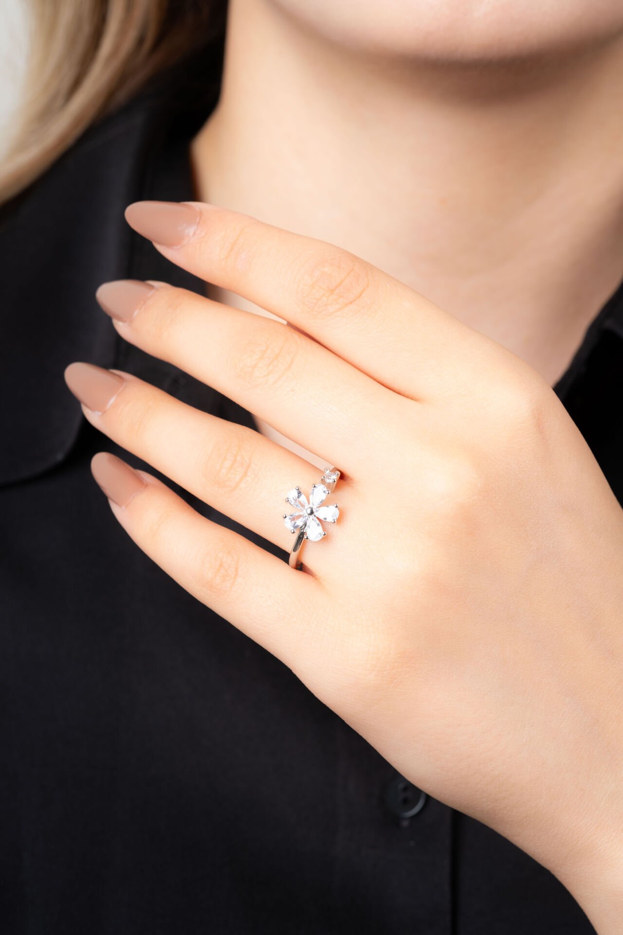 Silver Beyaz Cam Çiçek Yüzük