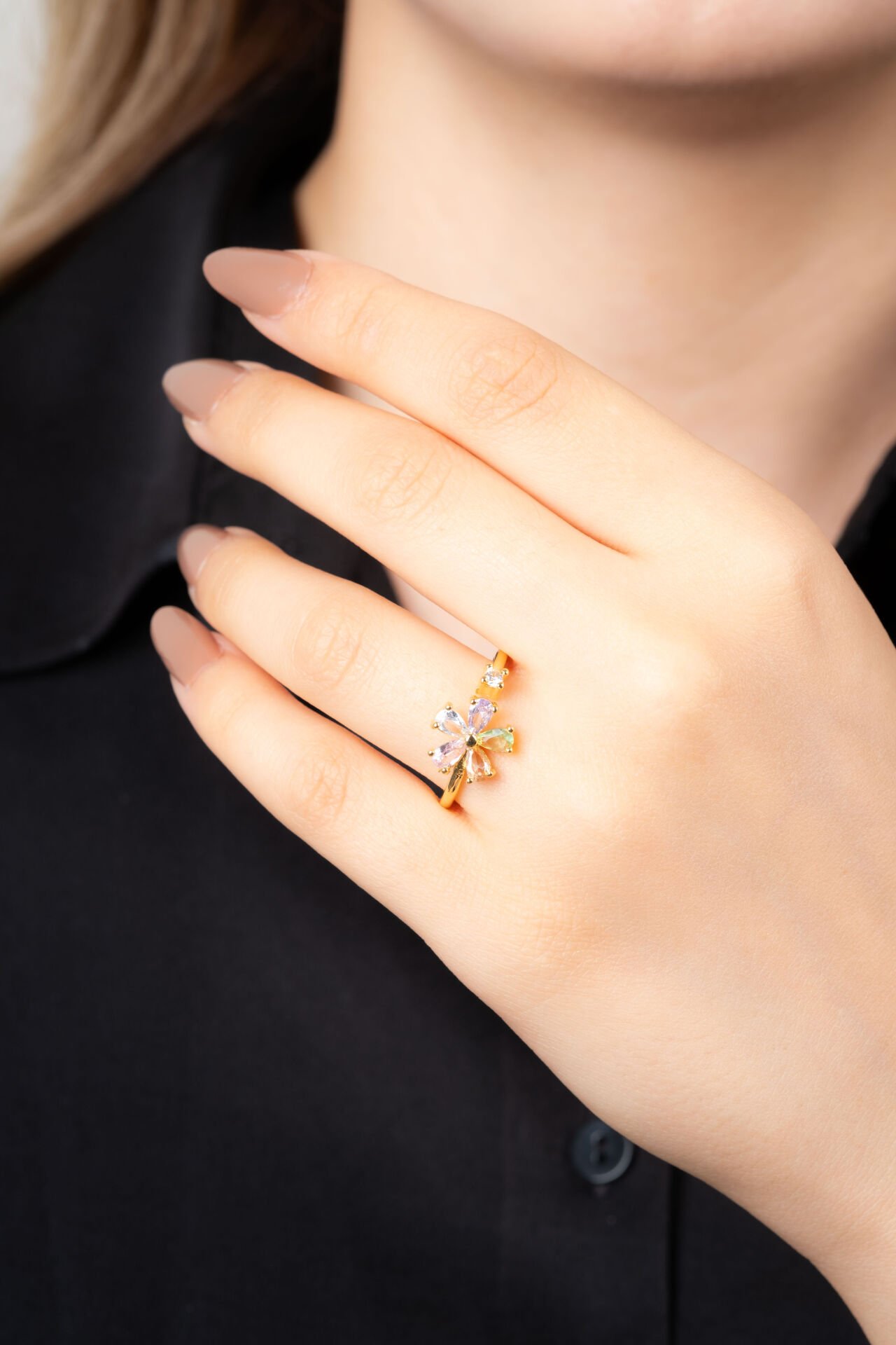 Gold Pembe Cam Çiçek Yüzük