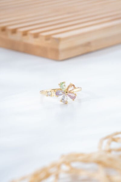 Gold Pembe Cam Çiçek Yüzük