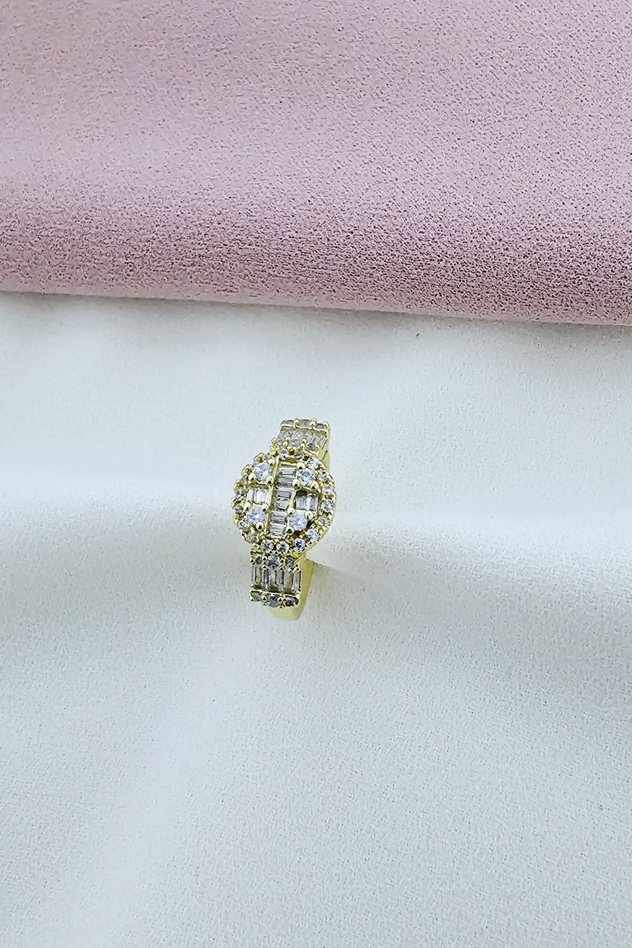 Gold Oval Baget Taşlı Çelik Yüzük
