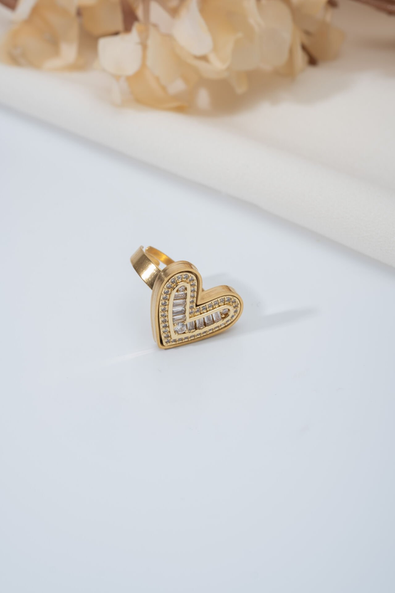 Gold Taşlı Kalp Yüzük