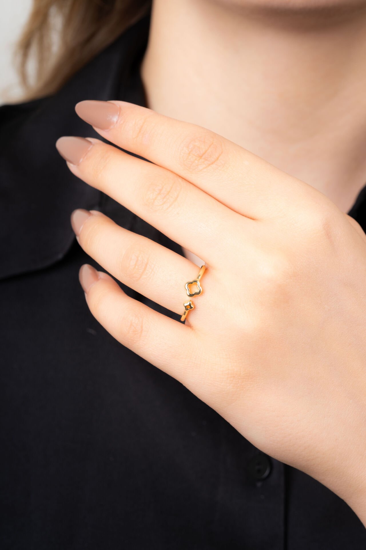 Gold Çiçek Motifli Yüzük