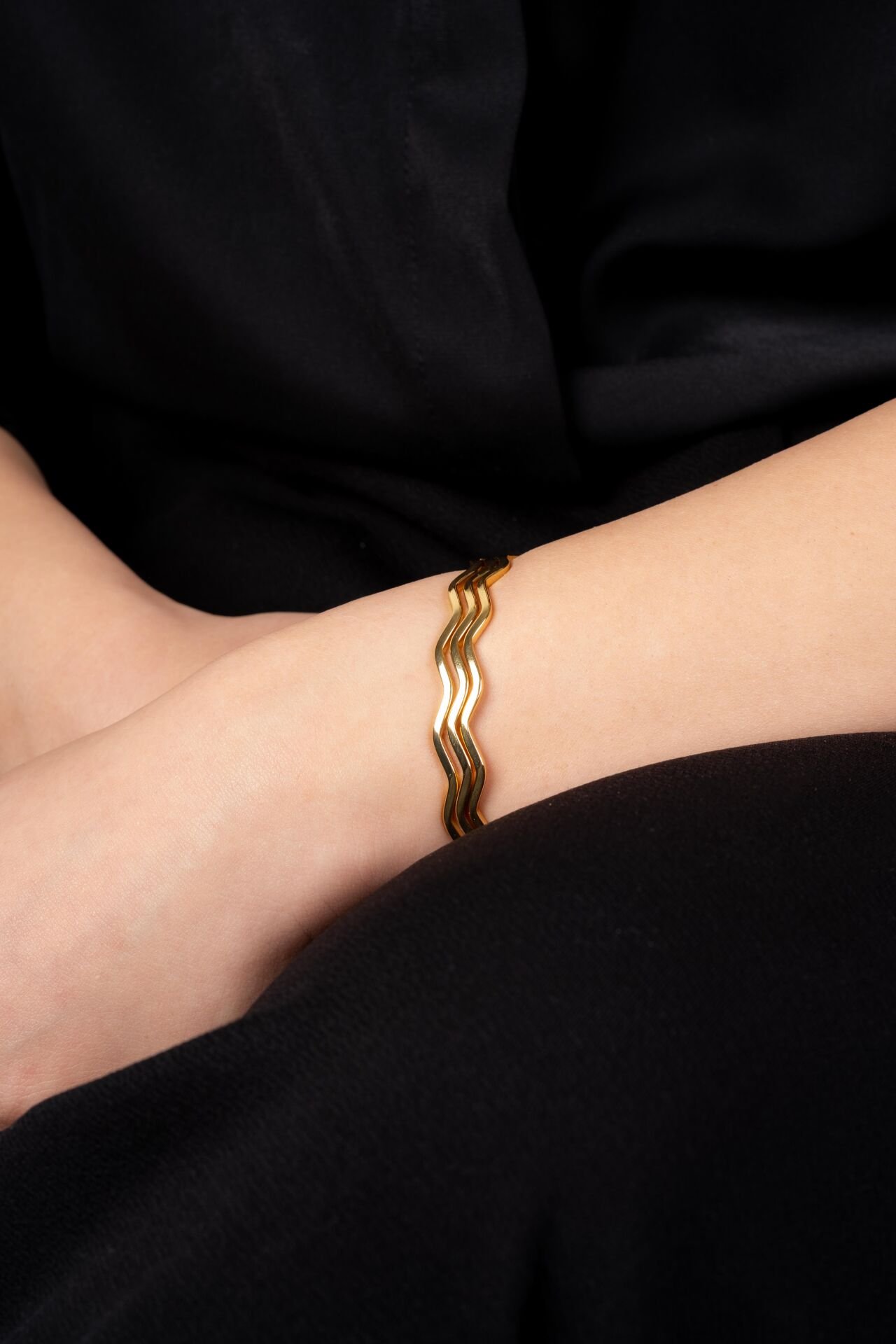 Şık Dalga Ajda Zigzak Bileklik 66 mm